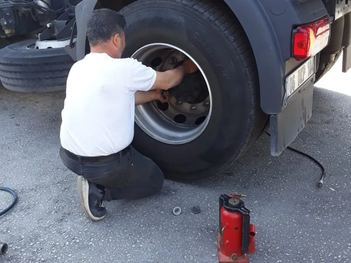 Çamlıhemşin Oto Lastikçi